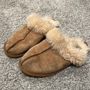 UGG slippers size 8
